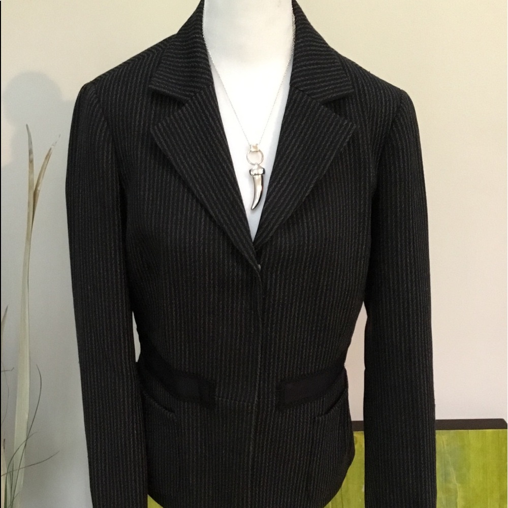 Armand Ventilo blazer.